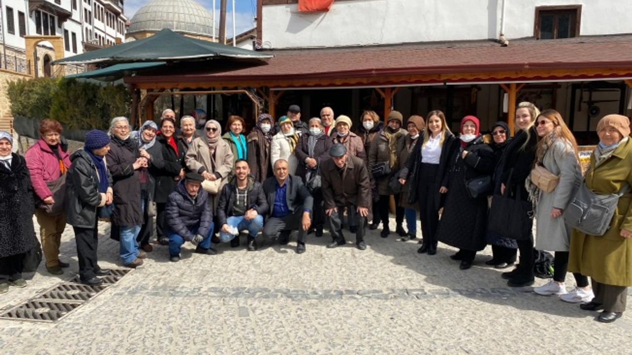 ABB Beypazarı'na Yaşlılar Haftası Kültür Gezisi Düzenledi