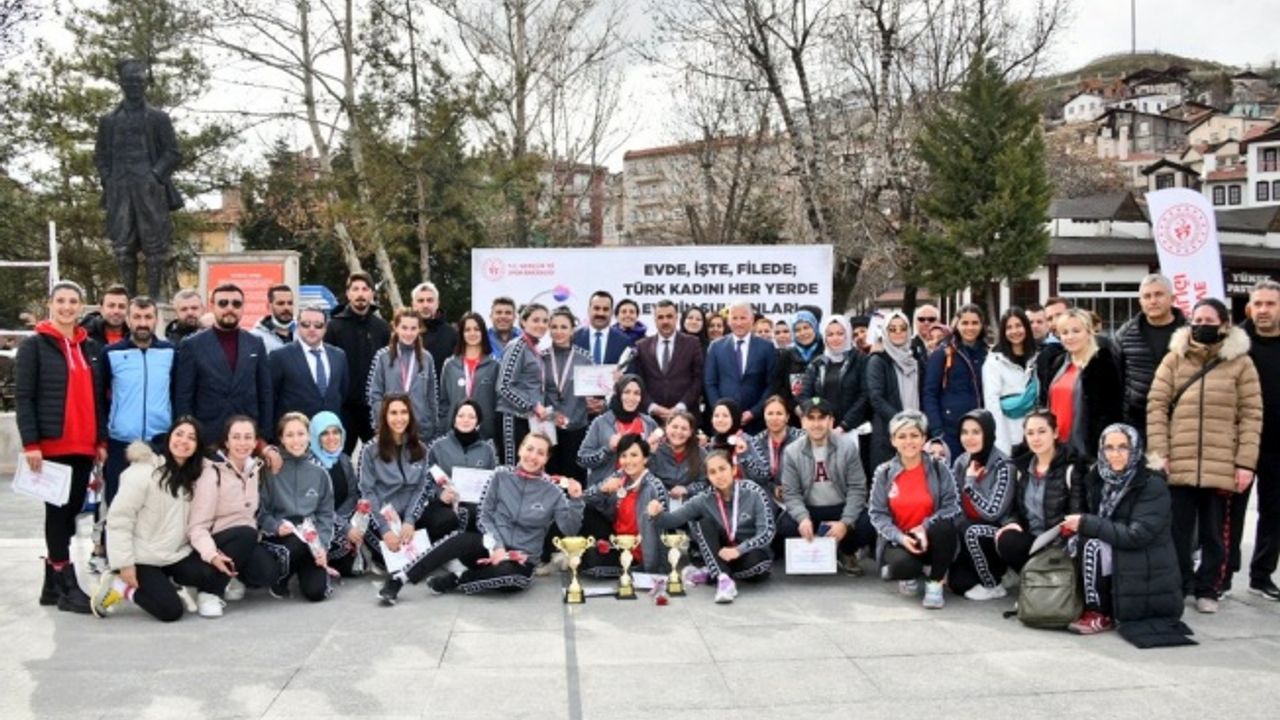 Evinin Sultanları Voleybol İl Şampiyonası Beypazarı'nda Yapıldı
