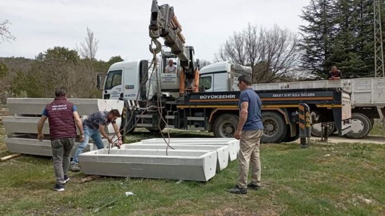 ABB Hayvan Sulama Oluklarını Yeniliyor