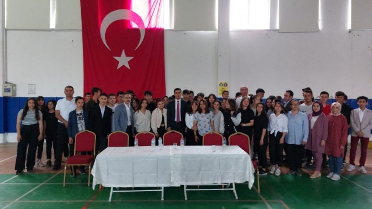Beypazarı Cumhuriyet Başsavcısı Öğrencilerle Sohbet Etti