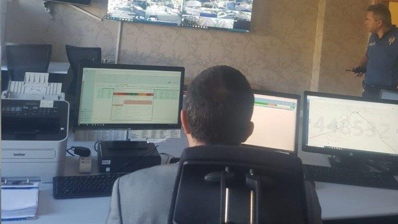 Kaymakam Erdoğan, Okulları Mobese’den Kontrol Etti
