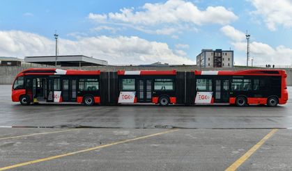 TOPLU ULAŞIMDA YENİ DÖNEM YÜKSEK KAPASİTELİ METROBÜSLER GELİYOR