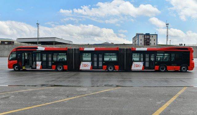 TOPLU ULAŞIMDA YENİ DÖNEM YÜKSEK KAPASİTELİ METROBÜSLER GELİYOR